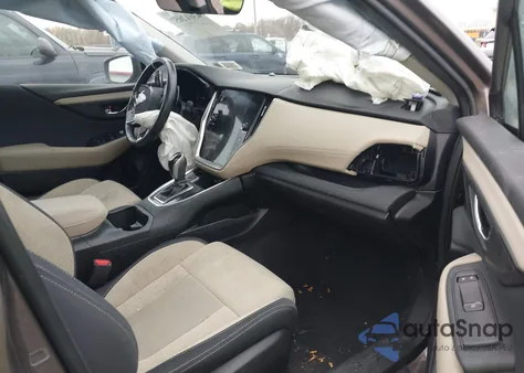 2021 Subaru Outback Premium z USA, uszkodzony, nr VIN 4S4BTAFC2M3225995